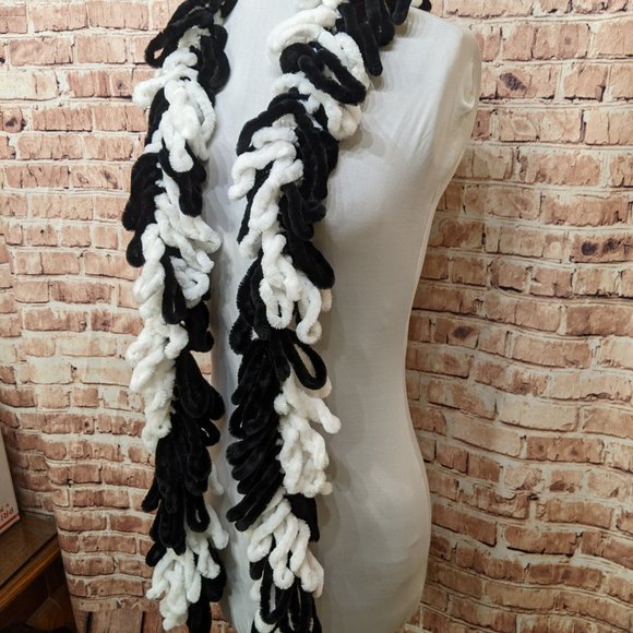 Black and White Scarf Boa 66 in Long - Picture 2 of 2